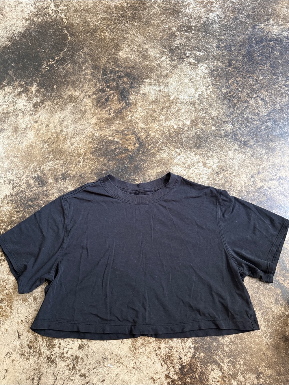 lululemon athletica Black Cropped Crew Tee - Women